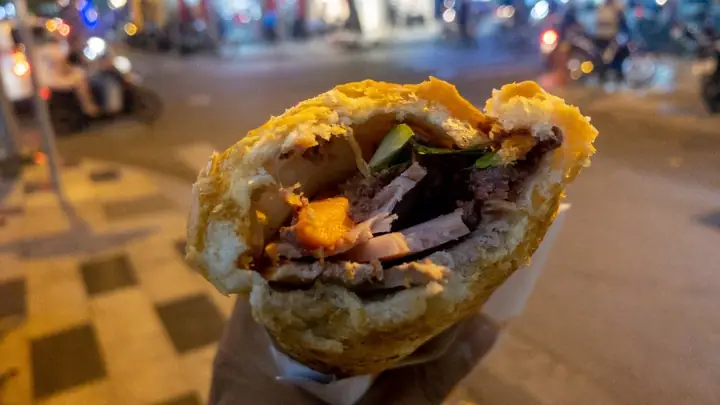 Top 8+ Tiệm Bánh Mì Nổi Tiếng Hội An 2026: Bánh Mì Bà Phượng & Những Địa Chỉ "thần Thánh" Khác Top 8+ Tiệm Bánh Mì Nổi Tiếng Hội An 2026: Bánh Mì Bà Phượng & Những Địa Chỉ "thần Thánh" Khác
