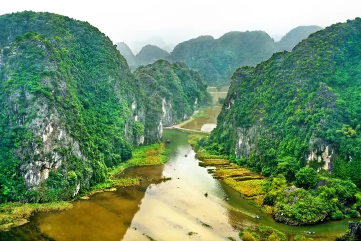 Top 16+ Địa Điểm Du Lịch Ninh Bình Đẹp Nhất, Hot Nhất Năm 2026 94 Top 16+ Địa Điểm Du Lịch Ninh Bình Đẹp Nhất, Hot Nhất Năm 2026