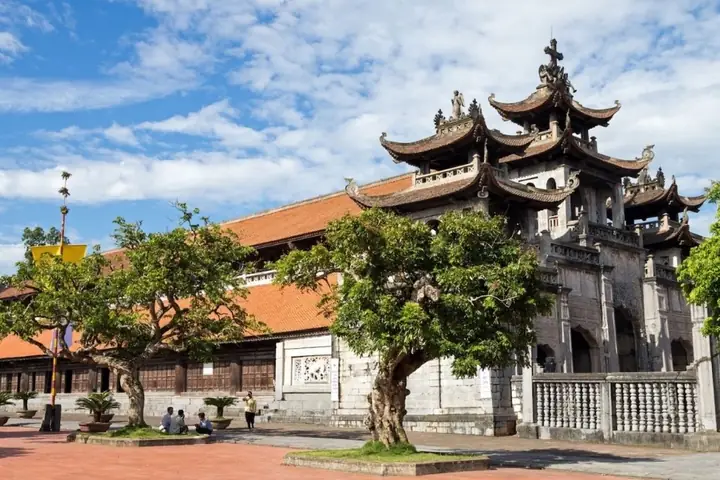 Top 16 Địa Điểm Tham Quan Ninh Bình Đẹp Nhất Không Thể Bỏ Qua 2026 Top 16 Địa Điểm Tham Quan Ninh Bình Đẹp Nhất Không Thể Bỏ Qua 2026