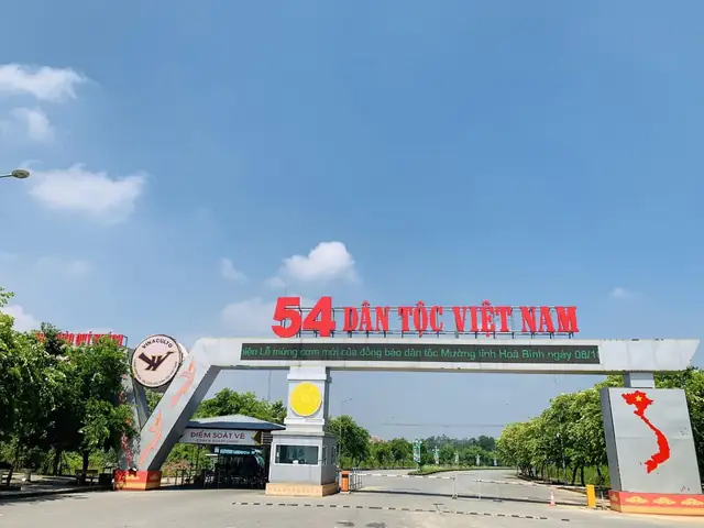 Làng Văn Hóa 54 Dân Tộc Ba Vì: Khám Phá Ngôi Nhà Chung Của Các Dân Tộc Việt Nam 56 Làng Văn Hóa 54 Dân Tộc Ba Vì: Khám Phá Ngôi Nhà Chung Của Các Dân Tộc Việt Nam