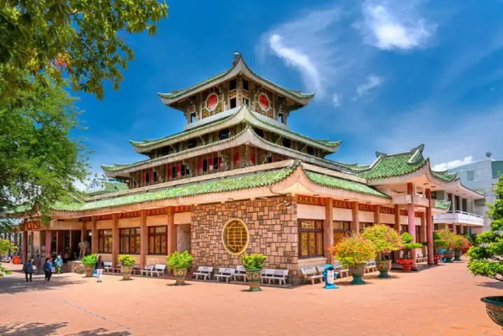 6 Địa Điểm Du Lịch An Giang Nổi Tiếng & Hấp Dẫn Nhất: Khám Phá Miền Tây Sông Nước 32 6 Địa Điểm Du Lịch An Giang Nổi Tiếng & Hấp Dẫn Nhất: Khám Phá Miền Tây Sông Nước