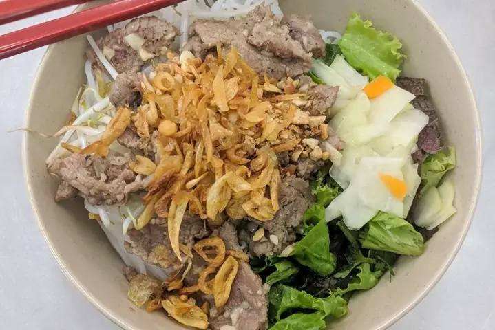 Bà Bà Bún Bò Nam Bộ: Địa Chỉ, Cách Làm & Quán Ngon Đáng Thử