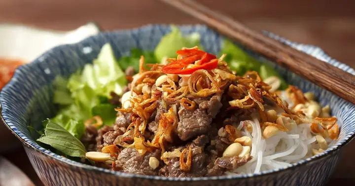 Bà Bà Bún Bò Nam Bộ: Địa Chỉ, Cách Làm & Quán Ngon Đáng Thử