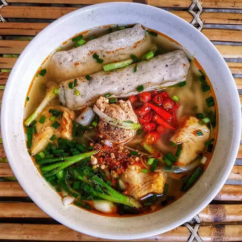 Quán Bánh Canh Cá Lóc Nguyễn Quý Đức: Khám Phá Hương Vị Nổi Tiếng Quận 2