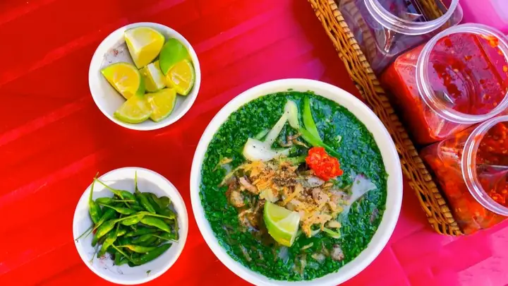 Khám Phá Bánh Canh Hẹ Phú Yên: Quán Ngon, Cách Nấu & Đặc Sản Xứ Nẫu