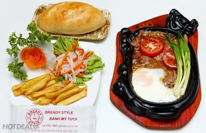 Khám Phá Bánh Mì Bò Bít Tết Ngon Nhất Hà Nội: Địa Điểm, Món Ngon & Kinh Nghiệm