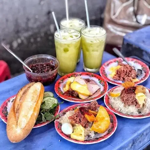 Bánh Mì Chấm Pate Đà Nẵng: Khám Phá Các Quán Ngon Nhất & Bí Quyết Thưởng Thức Chuẩn Vị