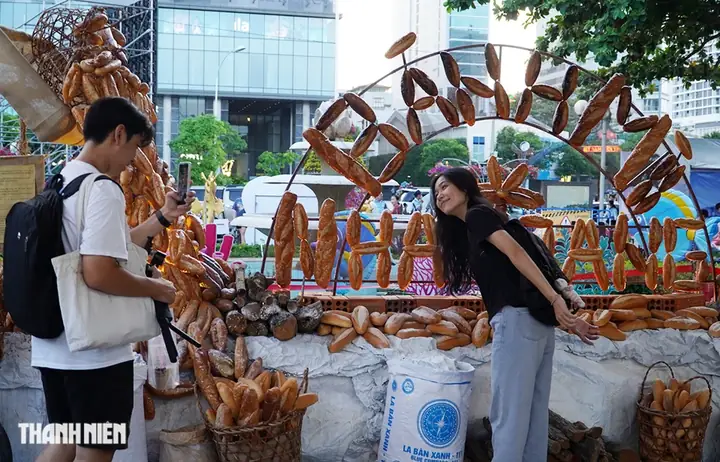 Khám Phá Bánh Mì Đặc Ruột Nha Trang: Top Quán Ngon, Địa Chỉ & Đặc Sản Khám Phá Bánh Mì Đặc Ruột Nha Trang: Top Quán Ngon, Địa Chỉ & Đặc Sản