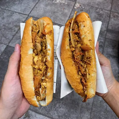 Bánh Mì Dân Tổ Đà Nẵng: Khám Phá Hương Vị Đặc Biệt & Địa Điểm Nên Thử 15 Bánh Mì Dân Tổ Đà Nẵng: Khám Phá Hương Vị Đặc Biệt & Địa Điểm Nên Thử