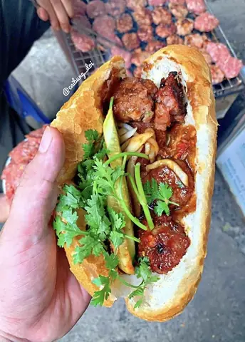 Top Quán Bánh Mì Thịt Nướng Sài Gòn Ngon Nức Tiếng: Địa Chỉ & Review Chi Tiết