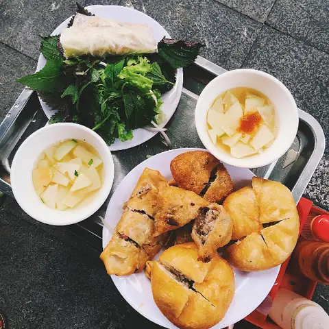 Bánh Rán Mặn Lý Quốc Sư: Khám Phá Hương Vị Nổi Tiếng Hà Nội