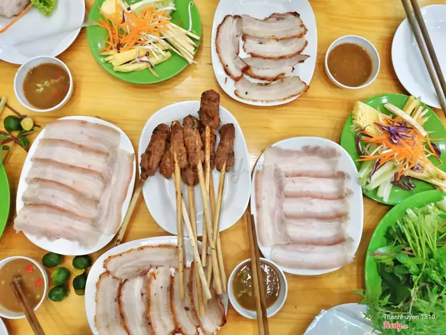 Quán Bánh Tráng Đà Nẵng Trung Hòa: Địa Chỉ Ngon, Menu & Review Chi Tiết