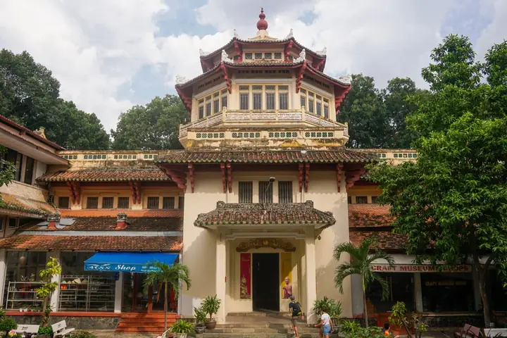 Khám Phá Bảo Tàng Lịch Sử Thành Phố Hồ Chí Minh: Thông Tin, Kinh Nghiệm Và Dấu Ấn Lịch Sử 78 Khám Phá Bảo Tàng Lịch Sử Thành Phố Hồ Chí Minh: Thông Tin, Kinh Nghiệm Và Dấu Ấn Lịch Sử