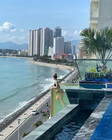 Khám Phá Hồ Bơi Vô Cực Nha Trang: Top Địa Điểm Sang Chảnh & Trải Nghiệm Độc Đáo