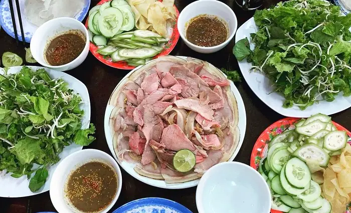 Bê Thui Cầu Mống 100 Điện Biên Phủ: Địa Chỉ Ăn Ngon Đà Nẵng & Bí Quyết Thưởng Thức