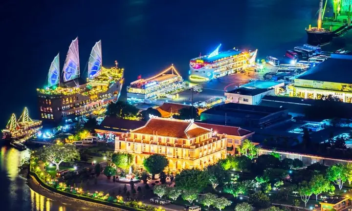 Bến Bạch Đằng: Khám Phá Điểm Check-in, Vui Chơi Và Lịch Sử Ven Sông Sài Gòn