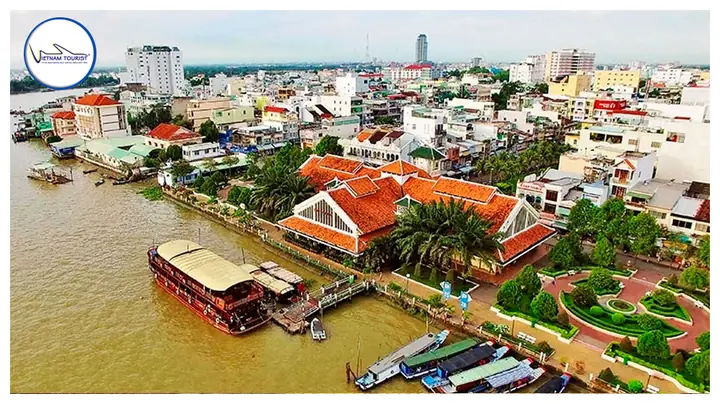 Bến Ninh Kiều Cần Thơ Có Gì Vui? Kinh Nghiệm Ăn Chơi Chi Tiết Từ A-z