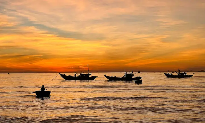 Tả Cảnh Bình Minh Lên Mặt Biển: Vẻ Đẹp Diệu Kỳ Và Những Bài Văn Mẫu Hay Tả Cảnh Bình Minh Lên Mặt Biển: Vẻ Đẹp Diệu Kỳ Và Những Bài Văn Mẫu Hay