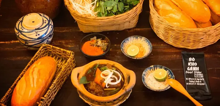 Bò Kho Gánh Chung Cư Ngô Gia Tự: Hương Vị Gia Truyền Được Michelin Vinh Danh