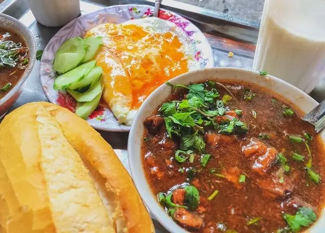 Top Quán Bò Sốt Vang Ngon Nức Tiếng Tại Hà Nội: Review Chi Tiết A-z Top Quán Bò Sốt Vang Ngon Nức Tiếng Tại Hà Nội: Review Chi Tiết A-z