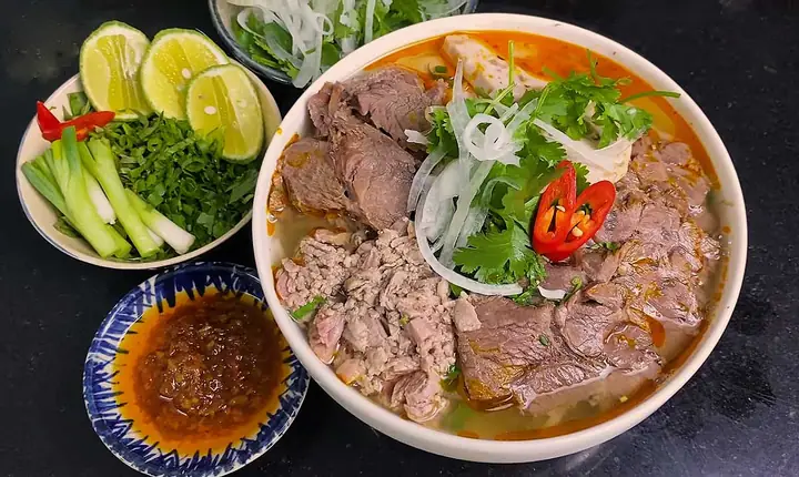 Top 10 Quán Bún Bò Huế Ngon Nhất Hà Nội Chuẩn Vị Gốc