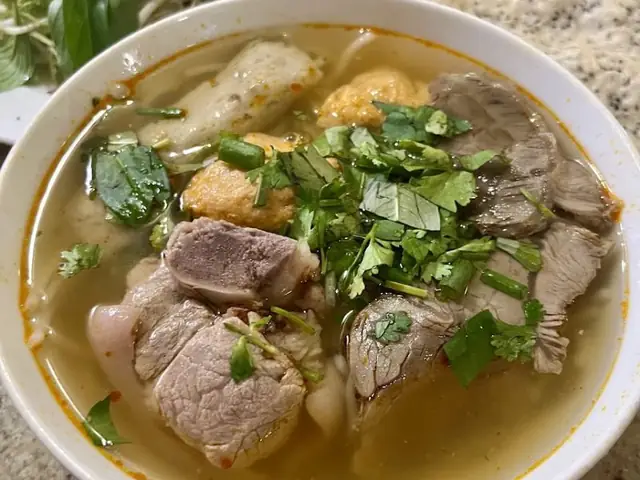 Top 10 Quán Bún Bò Ngon Quận 1: Địa Chỉ, Giá Cả & Review Chi Tiết 71 Top 10 Quán Bún Bò Ngon Quận 1: Địa Chỉ, Giá Cả & Review Chi Tiết