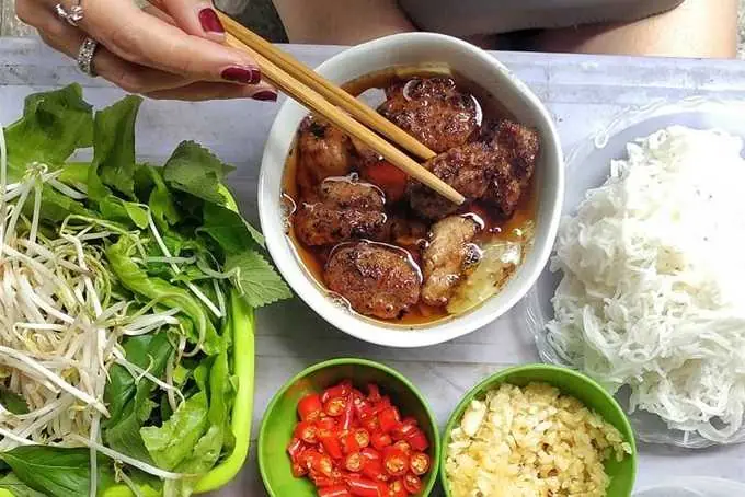 Bún Chả Hồ Gươm Quận 5: Địa Chỉ Ngon, Review & Kinh Nghiệm Chọn Quán Chuẩn Vị Hà Nội 52 Bún Chả Hồ Gươm Quận 5: Địa Chỉ Ngon, Review & Kinh Nghiệm Chọn Quán Chuẩn Vị Hà Nội