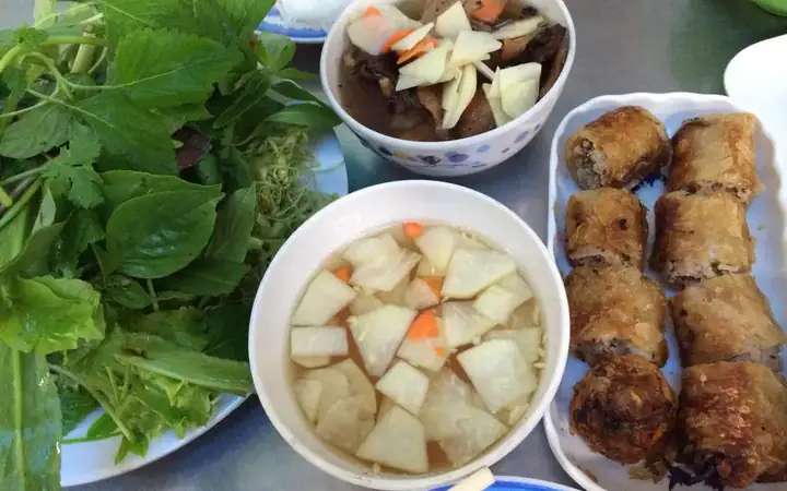 Bún Chả Xuân Tứ Hoàng Văn Thụ: Địa Chỉ, Trải Nghiệm & Đánh Giá Chi Tiết Bún Chả Xuân Tứ Hoàng Văn Thụ: Địa Chỉ, Trải Nghiệm & Đánh Giá Chi Tiết