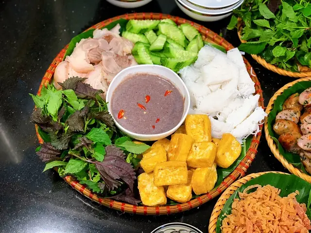 Top Quán Bún Đậu Mắm Tôm Ngon Nhất Đà Nẵng: Lựa Chọn Chuẩn Vị Hà Thành