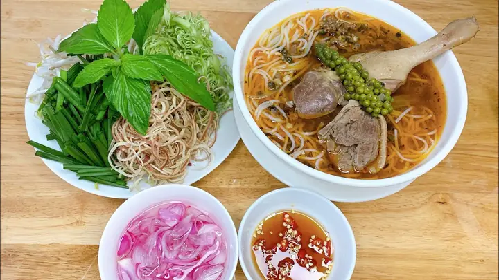 Hướng Dẫn Cách Nấu Bún Vịt Nấu Tiêu Sóc Trăng Chuẩn Vị Thơm Ngon