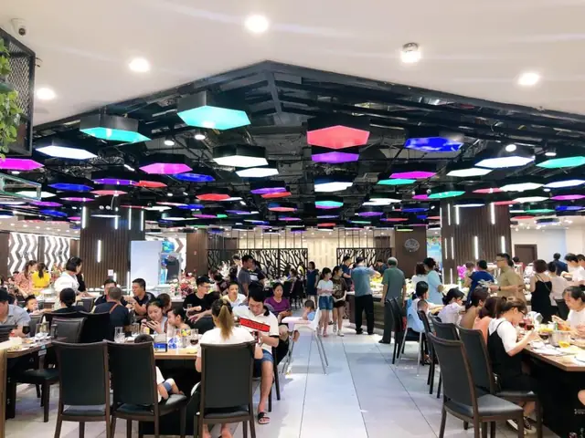 Top Nhà Hàng Buffet Hải Sản Lê Trọng Tấn: Review, Giá & Địa Điểm Ngon Nhất