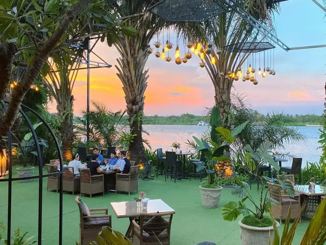 Top Quán Cafe Bờ Sông Quận 2: View Đẹp, Chill Nhất Đáng Trải Nghiệm Top Quán Cafe Bờ Sông Quận 2: View Đẹp, Chill Nhất Đáng Trải Nghiệm