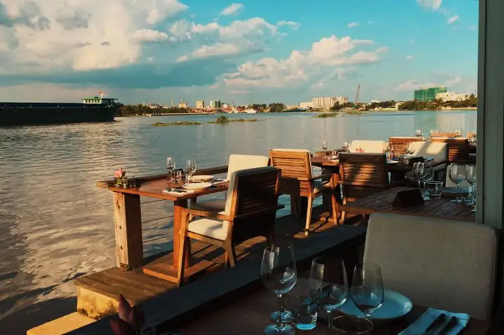 Top Quán Cafe Bờ Sông Quận 2: View Đẹp, Chill Nhất Đáng Trải Nghiệm Top Quán Cafe Bờ Sông Quận 2: View Đẹp, Chill Nhất Đáng Trải Nghiệm