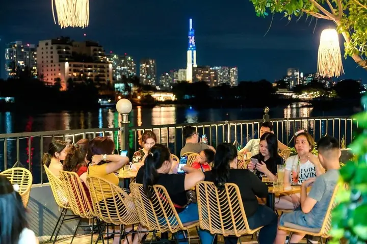 Top Quán Cà Phê Bờ Sông Sài Gòn: Ngắm Cảnh Đẹp & Thưởng Thức Hương Vị Tuyệt Vời Top Quán Cà Phê Bờ Sông Sài Gòn: Ngắm Cảnh Đẹp & Thưởng Thức Hương Vị Tuyệt Vời
