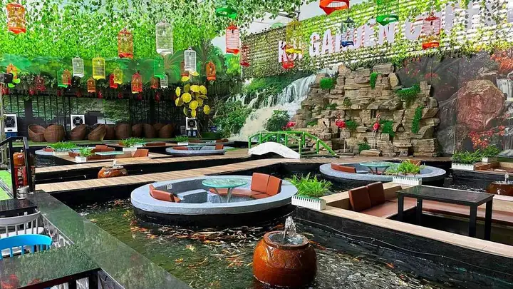 Top 20+ Quán Cafe Cá Koi Đẹp Nhất Tp.hcm & Hà Nội: Review Địa Điểm "hot" & Sang Chảnh