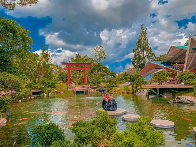 Khu Du Lịch Lá Phong Đà Lạt: Giá Vé, Kinh Nghiệm & Trải Nghiệm Nhật Bản Khu Du Lịch Lá Phong Đà Lạt: Giá Vé, Kinh Nghiệm & Trải Nghiệm Nhật Bản