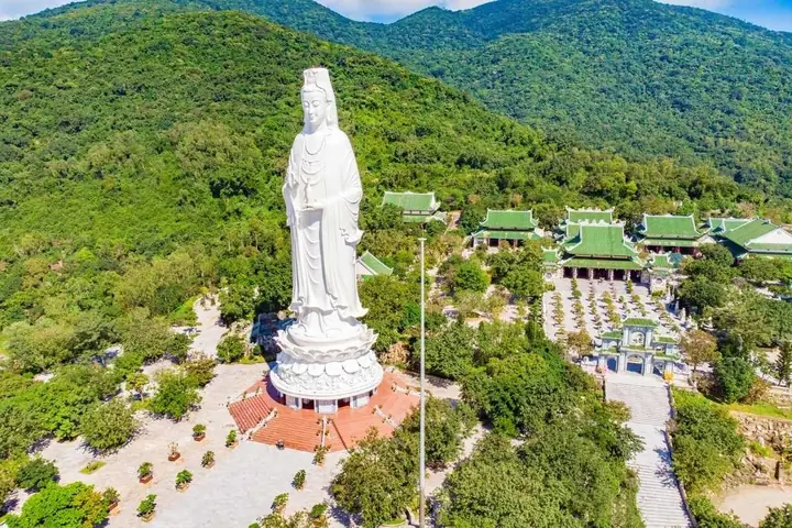 Top 30+ Địa Điểm Du Lịch Đà Nẵng Hấp Dẫn Nhất: Khám Phá Thành Phố Biển Xanh, Cầu Vàng