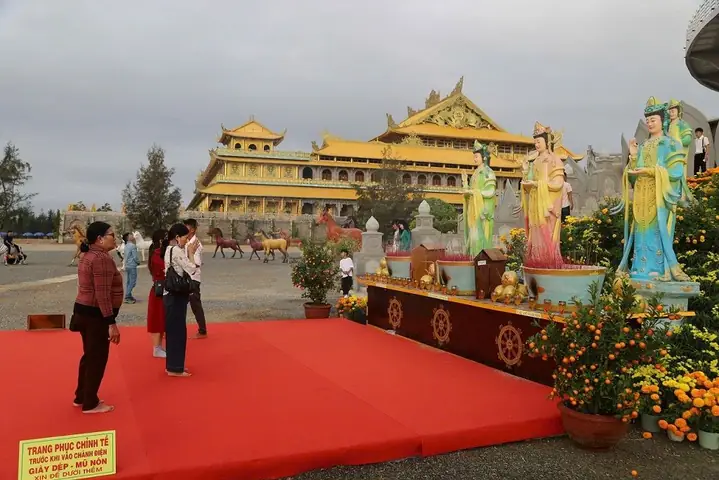 Khám Phá 20+ Địa Điểm Du Lịch Quảng Ngãi Đẹp Hút Hồn: Từ Biển Đảo Đến Núi Rừng 85 Khám Phá 20+ Địa Điểm Du Lịch Quảng Ngãi Đẹp Hút Hồn: Từ Biển Đảo Đến Núi Rừng