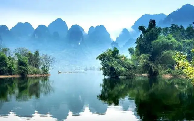 Khám Phá Top 10 Hồ Tự Nhiên Đẹp Nhất Việt Nam: Danh Sách Và Cẩm Nang Du Lịch Khám Phá Top 10 Hồ Tự Nhiên Đẹp Nhất Việt Nam: Danh Sách Và Cẩm Nang Du Lịch