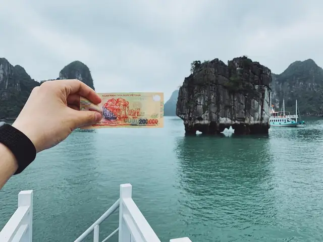 Khám Phá 20+ Hòn Đảo Độc Đáo Và Hấp Dẫn Nhất Vịnh Hạ Long