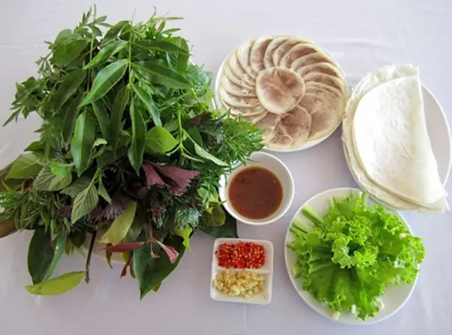 Các Loại Rau Rừng Phổ Biến Cuốn Bánh Tráng: Khám Phá Hương Vị Độc Đáo