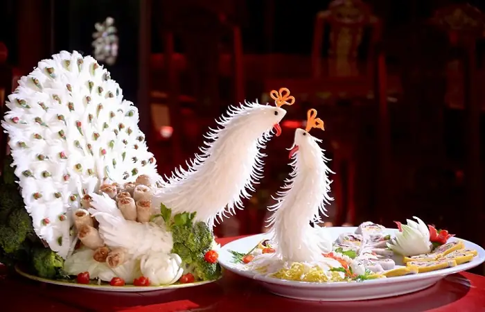 Khám Phá Ẩm Thực Cung Đình Huế: Tinh Hoa Ngự Thiện Và Những Món Ăn Đặc Sắc Khám Phá Ẩm Thực Cung Đình Huế: Tinh Hoa Ngự Thiện Và Những Món Ăn Đặc Sắc