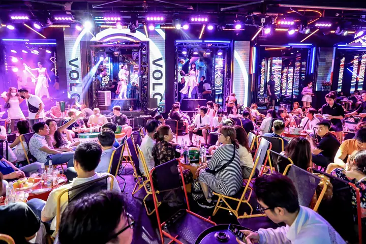 Top Quán Bar Bùi Viện: Khám Phá Các Điểm Nhảy Nhót "chất Lừ" Cho Đêm Sài Gòn Top Quán Bar Bùi Viện: Khám Phá Các Điểm Nhảy Nhót "chất Lừ" Cho Đêm Sài Gòn