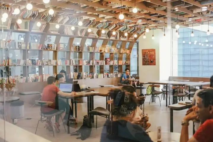 Top Quán Cafe Làm Việc Lý Tưởng Tại Hà Nội & Tp.hcm: Không Gian Yên Tĩnh, Wifi Mạnh, Thức Uống Ngon