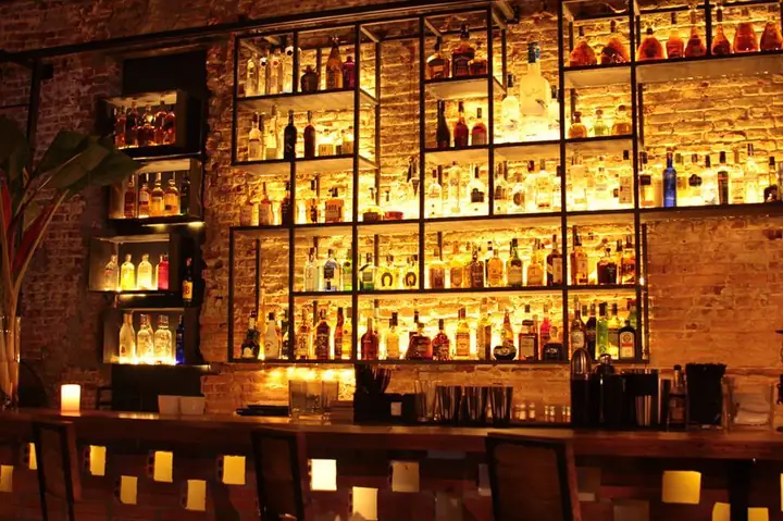 Khám Phá 10+ Quán Pub Hồ Tây "chill" Nhất: Review Chi Tiết & Kinh Nghiệm Hay