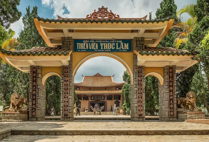 Top Các Thiền Viện Nổi Tiếng Và Đẹp Nhất Tại Việt Nam: Hướng Dẫn Chi Tiết Top Các Thiền Viện Nổi Tiếng Và Đẹp Nhất Tại Việt Nam: Hướng Dẫn Chi Tiết