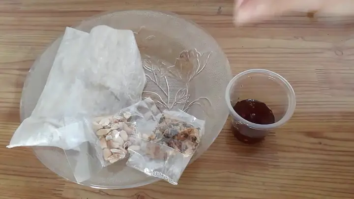 Cách Ăn Bánh Tráng Tây Ninh Chuẩn Vị: Từ Muối Ớt Đến Phơi Sương