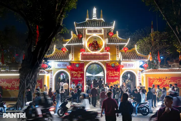 Hướng Dẫn Đi Lễ Chùa Quán Sứ: Kinh Nghiệm Chuẩn Bị, Văn Khấn Và Lịch Trình