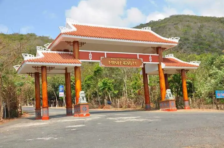 Khu Căn Cứ Minh Đạm Vũng Tàu: Lịch Sử, Địa Điểm Tham Quan & Kinh Nghiệm Du Lịch Khu Căn Cứ Minh Đạm Vũng Tàu: Lịch Sử, Địa Điểm Tham Quan & Kinh Nghiệm Du Lịch