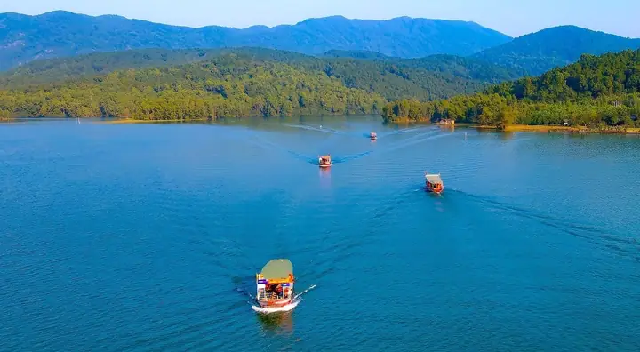 Cáp Treo Chùa Hương Tích Hà Tĩnh: Giá Vé, Cách Đi & Kinh Nghiệm Chi Tiết Cáp Treo Chùa Hương Tích Hà Tĩnh: Giá Vé, Cách Đi & Kinh Nghiệm Chi Tiết